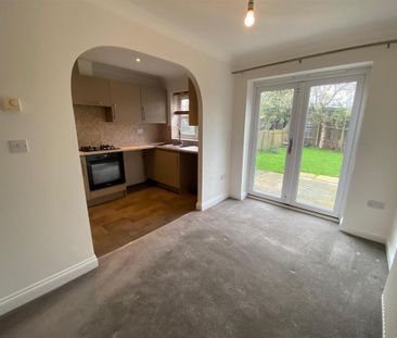 3 bedroom semi-detached house to rent - Photo 4