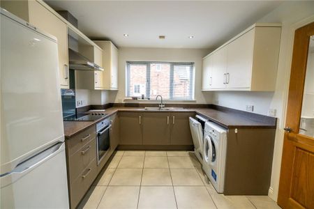 3 bedroom semi-detached house to rent - Photo 4