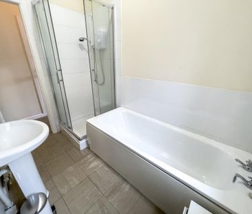 5 bedroom terraced house to rent - Photo 3