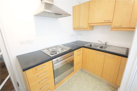 2 Bedroom Flat / Apartment - St. Cross Road, Winchester - Photo 5