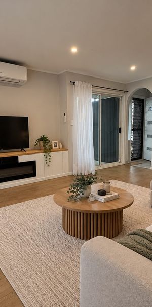 Three Bedroom Family Home in Bradbury! - Photo 1