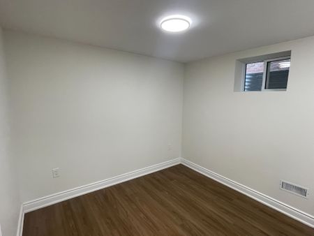 For Lease - 139 Riverview Street Unit# Lower Unit, Oakville, Ontario - Photo 2