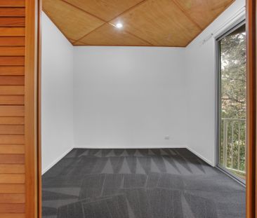 Refurbished 2 Bedroom Home in Elevated Alexandra Headland Location! - Photo 6