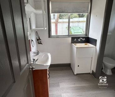 PRIME LOCATION! - Photo 5