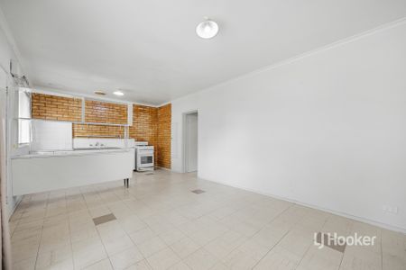 1/7 Parker Street, Werribee VIC, Belconnen - Photo 3