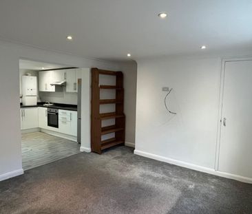 2 bedroom Flat To Let - Photo 1