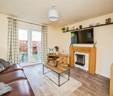 4 bed Town House - To Let - Photo 2