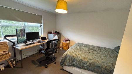 1 bed Apartment for rent - Photo 3