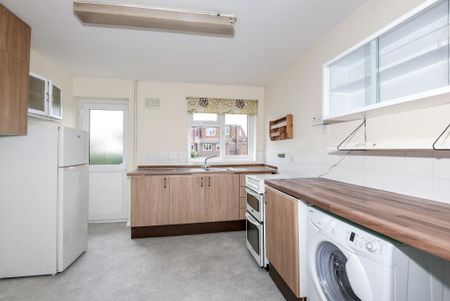 2 bedroom maisonette to rent - Photo 4