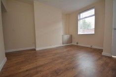 2 bed House - Mid Terrace for Rent - Photo 2