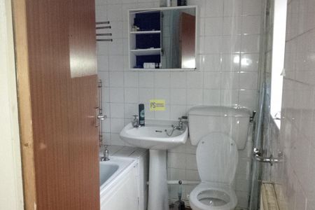 4 bedroom terraced house to rent - Photo 5