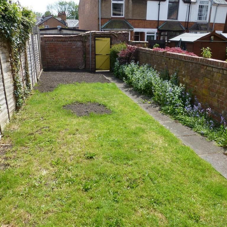 2 bedroom terraced house to rent - Photo 1