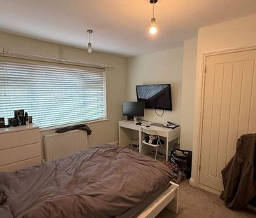4 bedroom detached house to rent - Photo 2