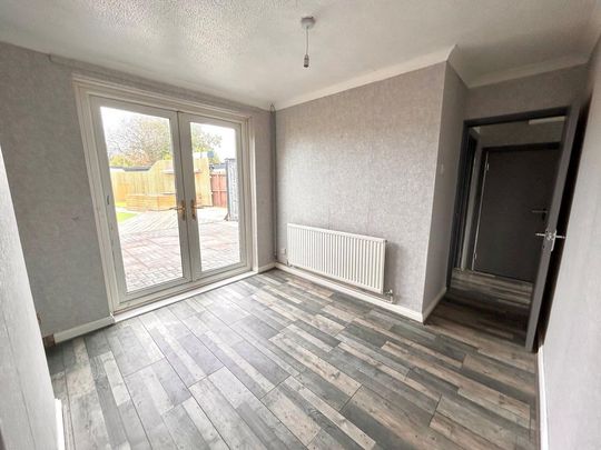 3 bedroom semi-detached house to rent - Photo 1