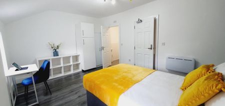 1 bedroom in a house share to rent - Photo 2