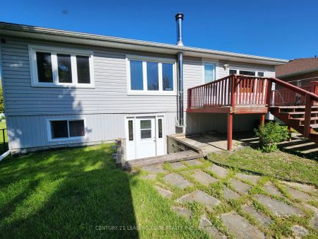 Property For Lease | N9042168 - Photo 5