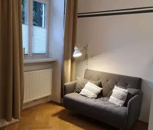 VOLLMÖBLIERTES, GEMÜTLICHES SINGLE APARTMENT PROVISIONSFREI - Photo 1