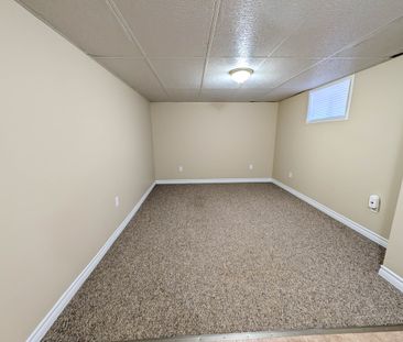 19 Lora St, St. Catharines - 1 Bedroom Lower Unit - Photo 2