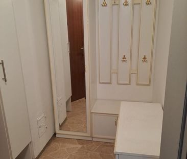 Alleinstehende Person, Miete, helle UG-Wohn. ,1 Zi, teilmöbiliert - Foto 1