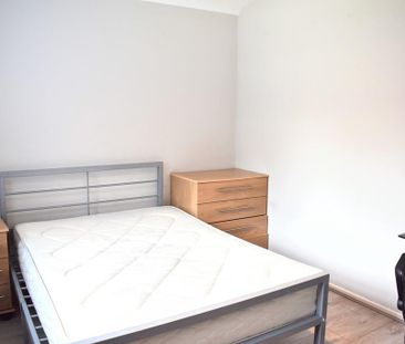 4 bedroom semi-detached house to rent - Photo 1