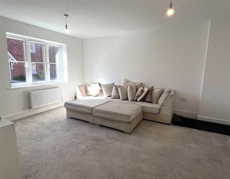 4 bedroom detached house to rent - Photo 2