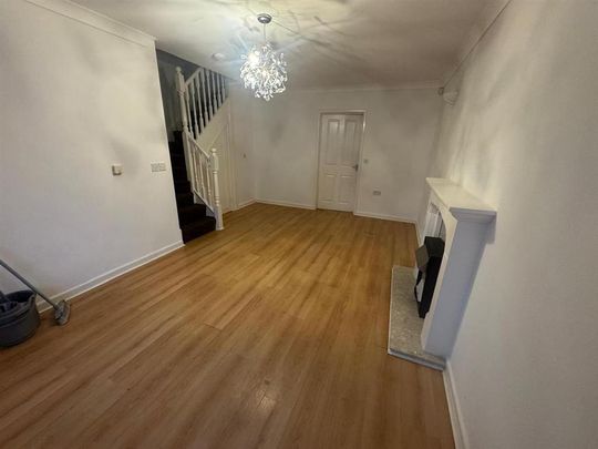 3 bedroom terraced house to rent - Photo 1
