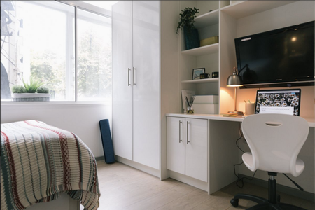 1 bedroom in a flat share to rent - Photo 2