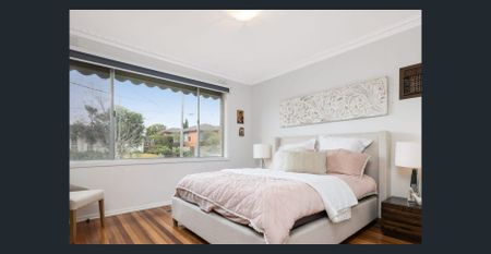 Beautiful Family Home in a Prime Templestowe Lower Location - Photo 3