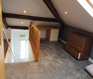 1 bedroom in a house share to rent - Photo 2