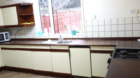 4 bedroom semi-detached house to rent - Photo 4