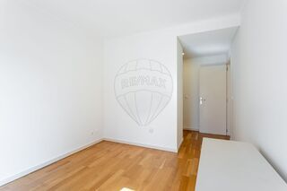 Apartment 2 bedrooms Modern spacious São Domingos de Benfica Lisboa for rent - store room, parking lot - Photo 4