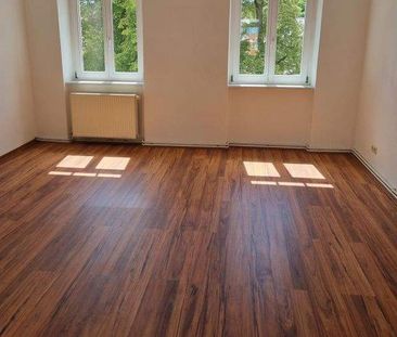 Perfekte Wohnung mit Charme! Wohnküche, Balkon und Tageslichtbad mi... - Foto 1