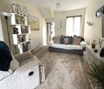 Elm Grove Road, Farnborough, GU14 - Photo 2