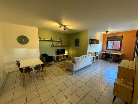 A LOUER - Sainte-Clotilde - Appartement T2 meublé et équipé avec jardin privatif proche université et clinique - Photo 2