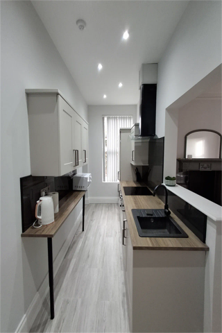 Apt 2, 12 Deramore Park - Photo 2
