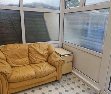 Bedroom House In Bournemouth, BH9 - Photo 2