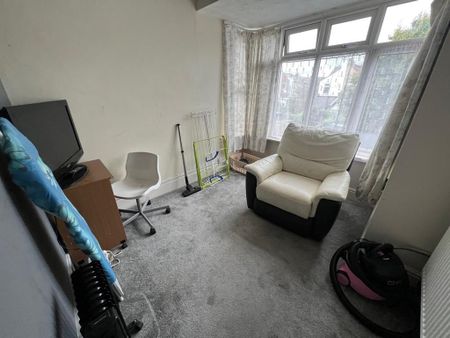 4 bedroom terraced house to rent - Photo 2