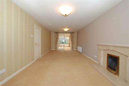 38 Glenariff Drive, Glen Road, Comber, BT23 5HA - Photo 4