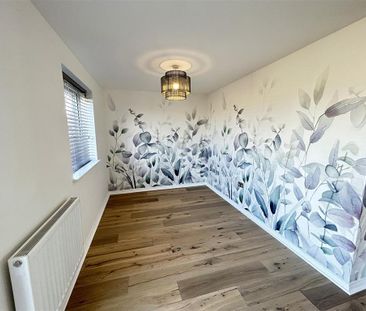 4 bedroom detached house to rent - Photo 3