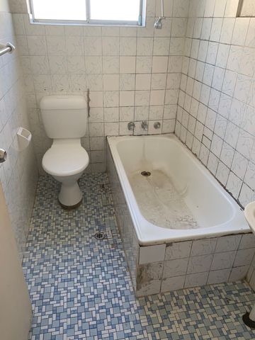 2 Bedroom Unit - Ground Floor - Photo 5