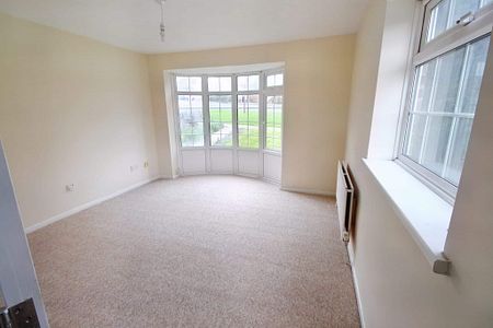 Wheatcroft Grove, Gillingham, Gillingham, ME8 9JF - Photo 4