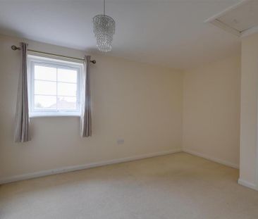 6 bedroom detached house to rent - Photo 3