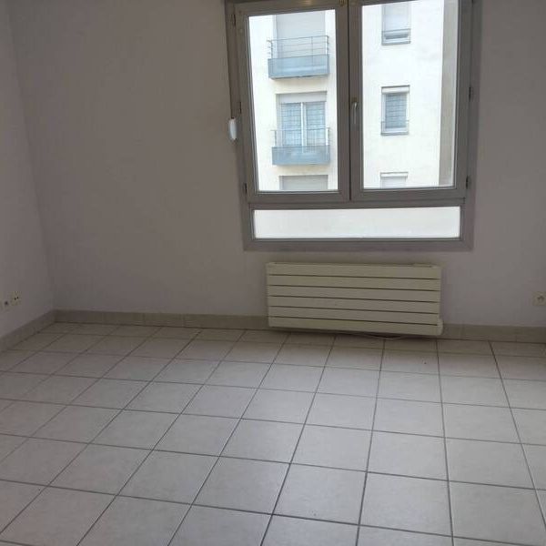 Appartement 1 pièce - 69150 Décines-Charpieu - Photo 1