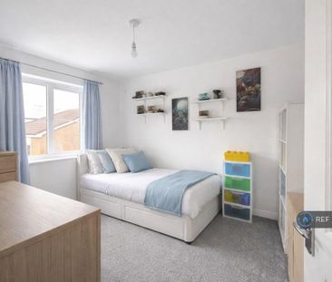 3 bedroom semi-detached house to rent - Photo 4