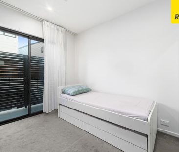 Chic Tri-level townhouse in prime Bruce location - Photo 5