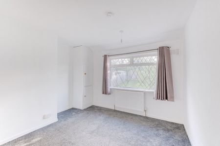 3 bed terraced house to rent in Barratts Road, Birmingham, B38 - Photo 4