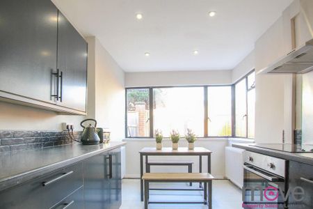 1 bedroom in a house share to rent - Photo 4