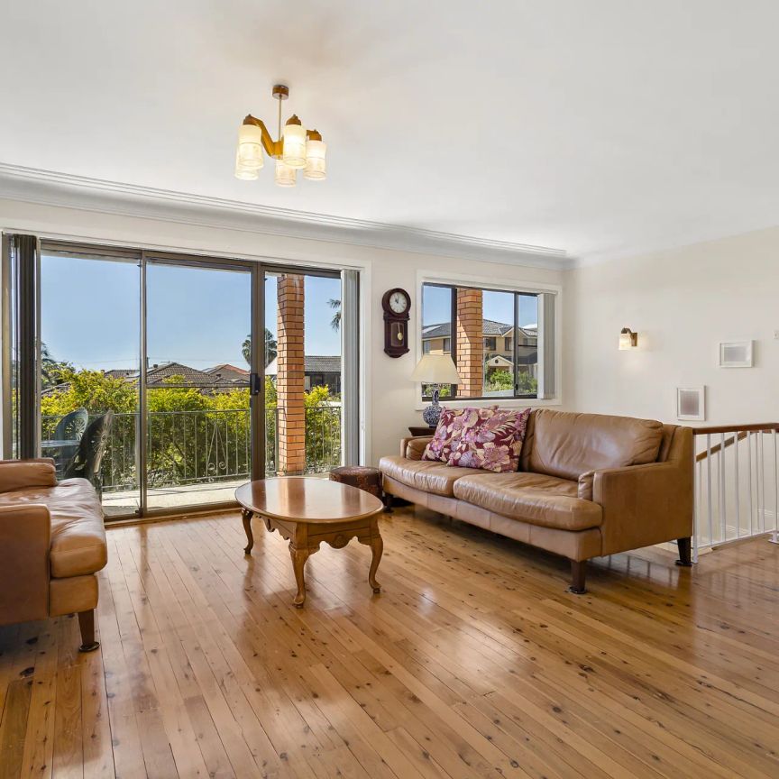 750m Walk to Surf Club & Beach - Photo 1