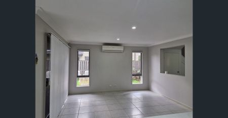 Modern 4-Bedroom House in the Heart of Underwood - Photo 5