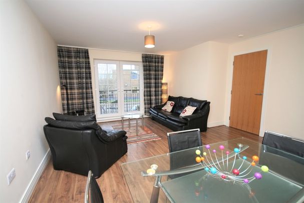 Knightswood Rd, Modern 2 Bedroom Furnished Apartment – Available 13/03/2026 - Photo 1